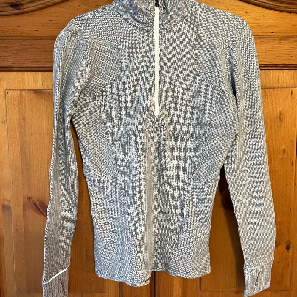 lululemon athletica Run Gray Herringbone with reflection stripe Long Sleeve Top